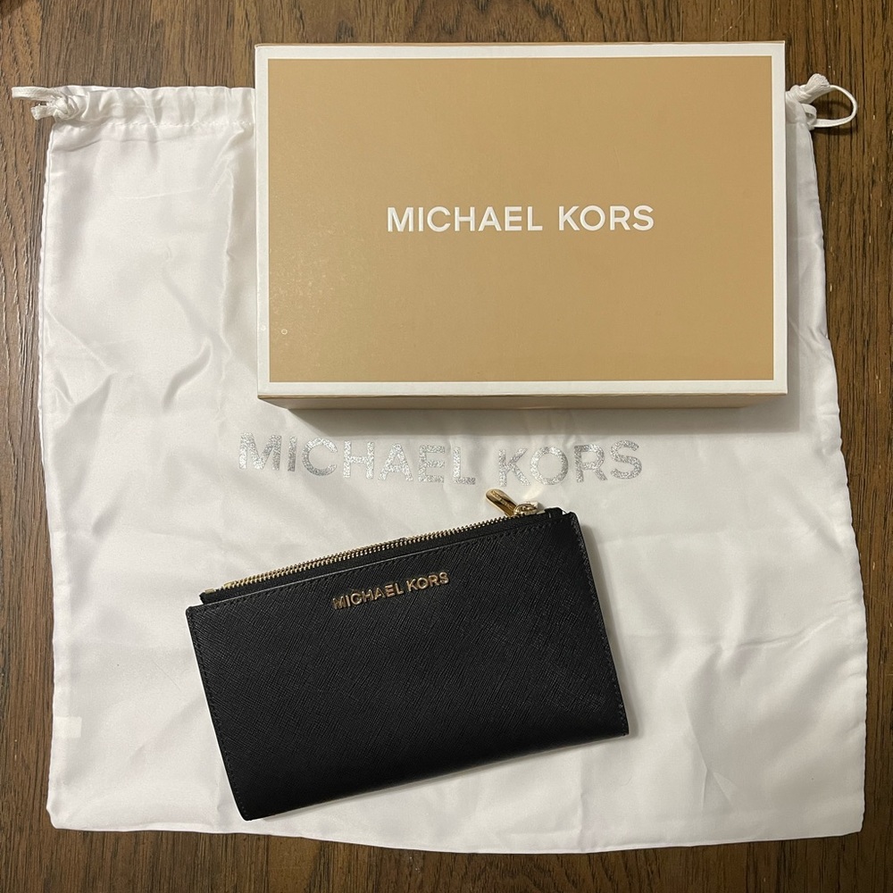 NWOT Michael Kors wallet